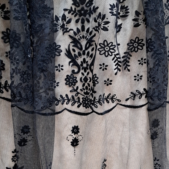 Metro Wear Black and Cream Floral A-Line Skirt - Picture 5 of 5